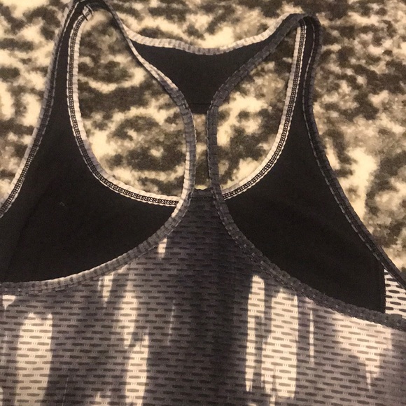 Under armour tanktop - Picture 3 of 3